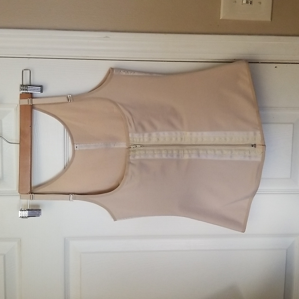 💥💥SALE💥 Shapewear vest color nude size 36